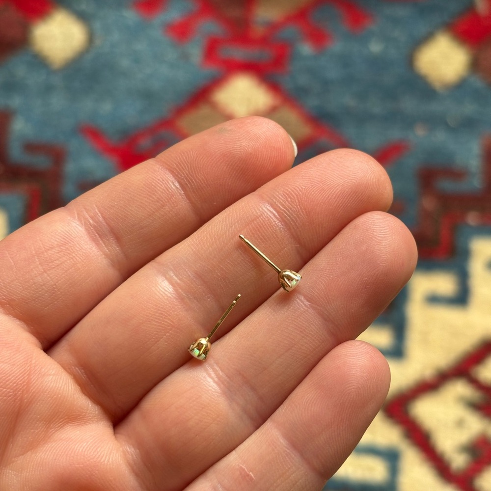 Vintage Opal Gold Studs - Picture 7 of 8